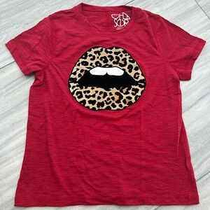 red chaser velvet lip cheetah print tee - perfect condition